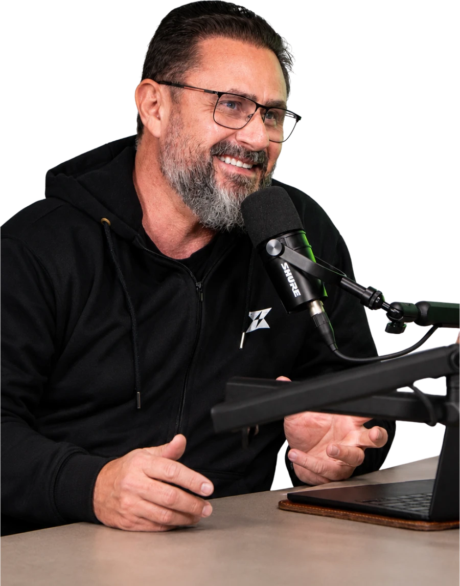 Givanildo Albuquerque gravando seu podcast