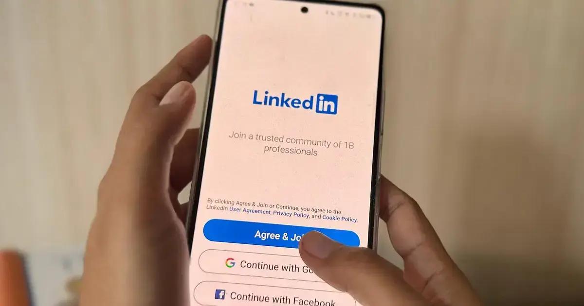 Estudo do LinkedIn: Profissionais Preferem Redes a AI para Conselhos