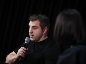Brian Chesky Revela Planos para Acelerar o Crescimento da Airbnb