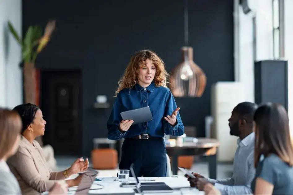 Como Construir um Negócio Bilionário com uma Equipe Enxuta