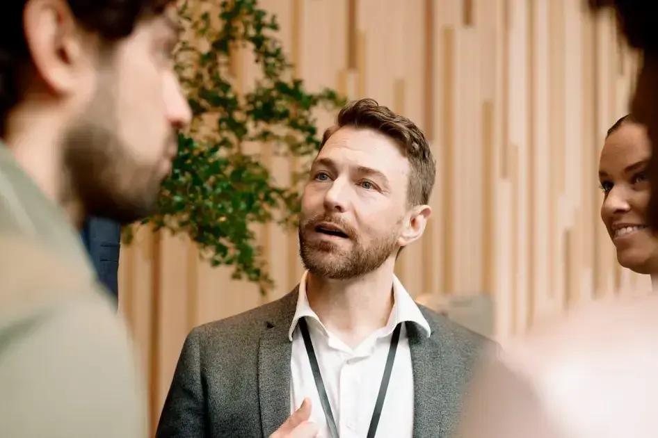 Evite Erros Comuns ao Fazer Networking e Construa Conexões Valiosas