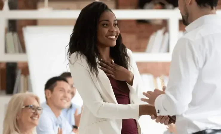 Como Negociar Salários em Marketing: Dicas Práticas para Corredores